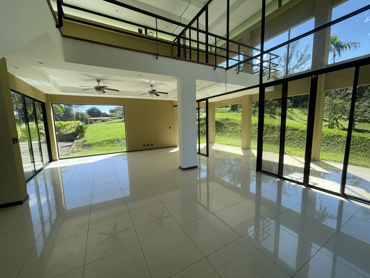 La Garia 3 floors modern: Magnificent Luxury Estate with Gardens in La Garita, Alajuela - Gallery image 17