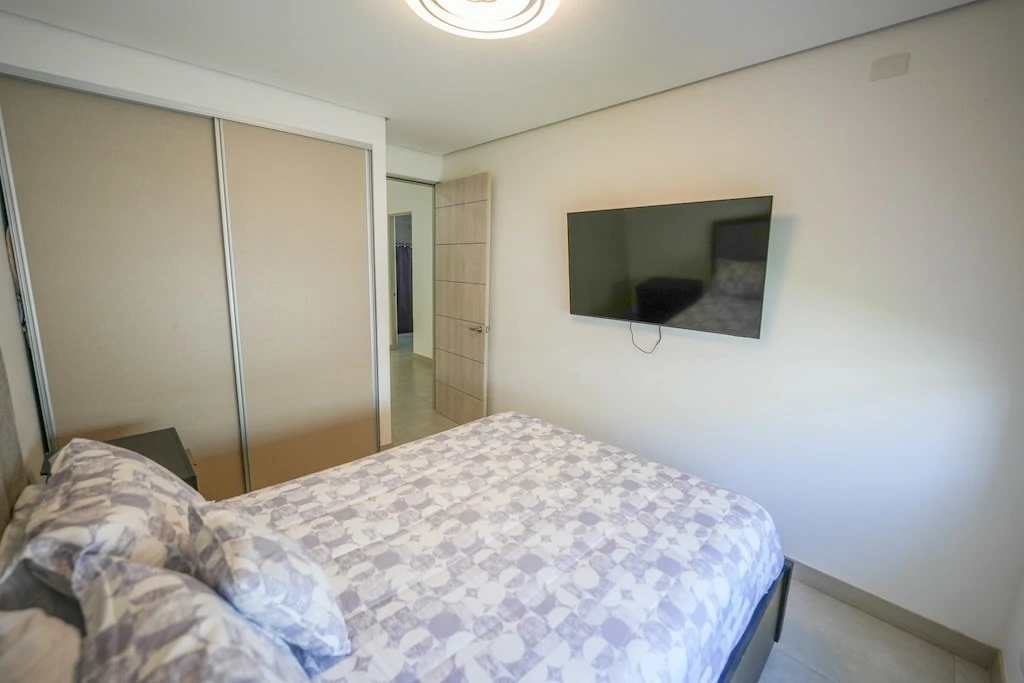 House For Sale in San Rafael - Gallery image 24