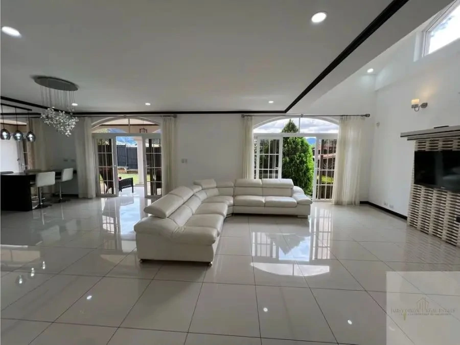 Beautiful Home in Colinas de Montealegre, Curridabat - Gallery image 10
