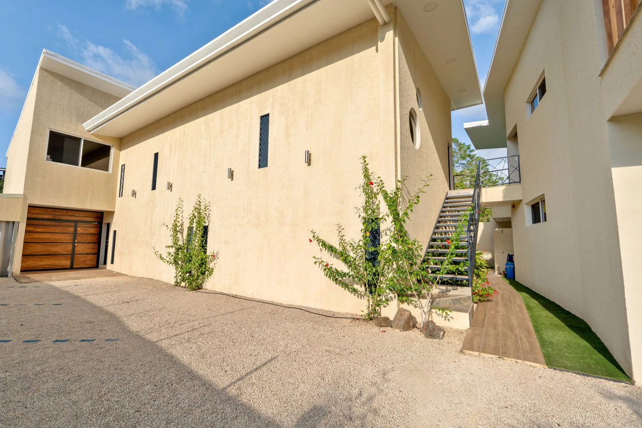 Pierre & Colors: | Prime Corner Lot | Turnkey Income Property - Gallery image 4
