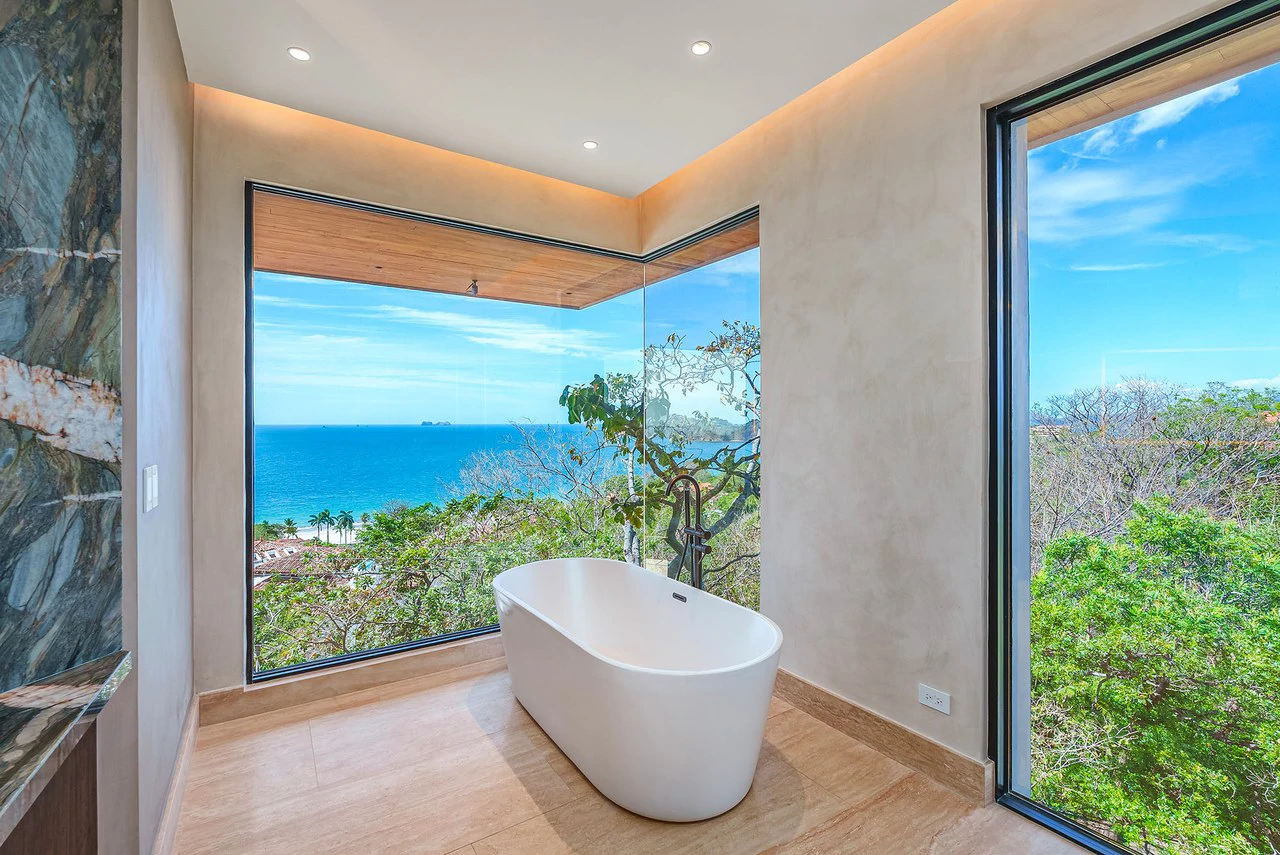 El Palacete Flamingo: 7BR Luxury Home with Vast Ocean Views - Gallery image 13
