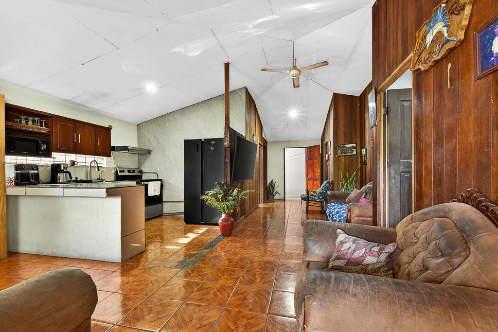 Casa Salinas: Tropical Compound with Multiple Income Opportunities in Playa Grande - Gallery image 4