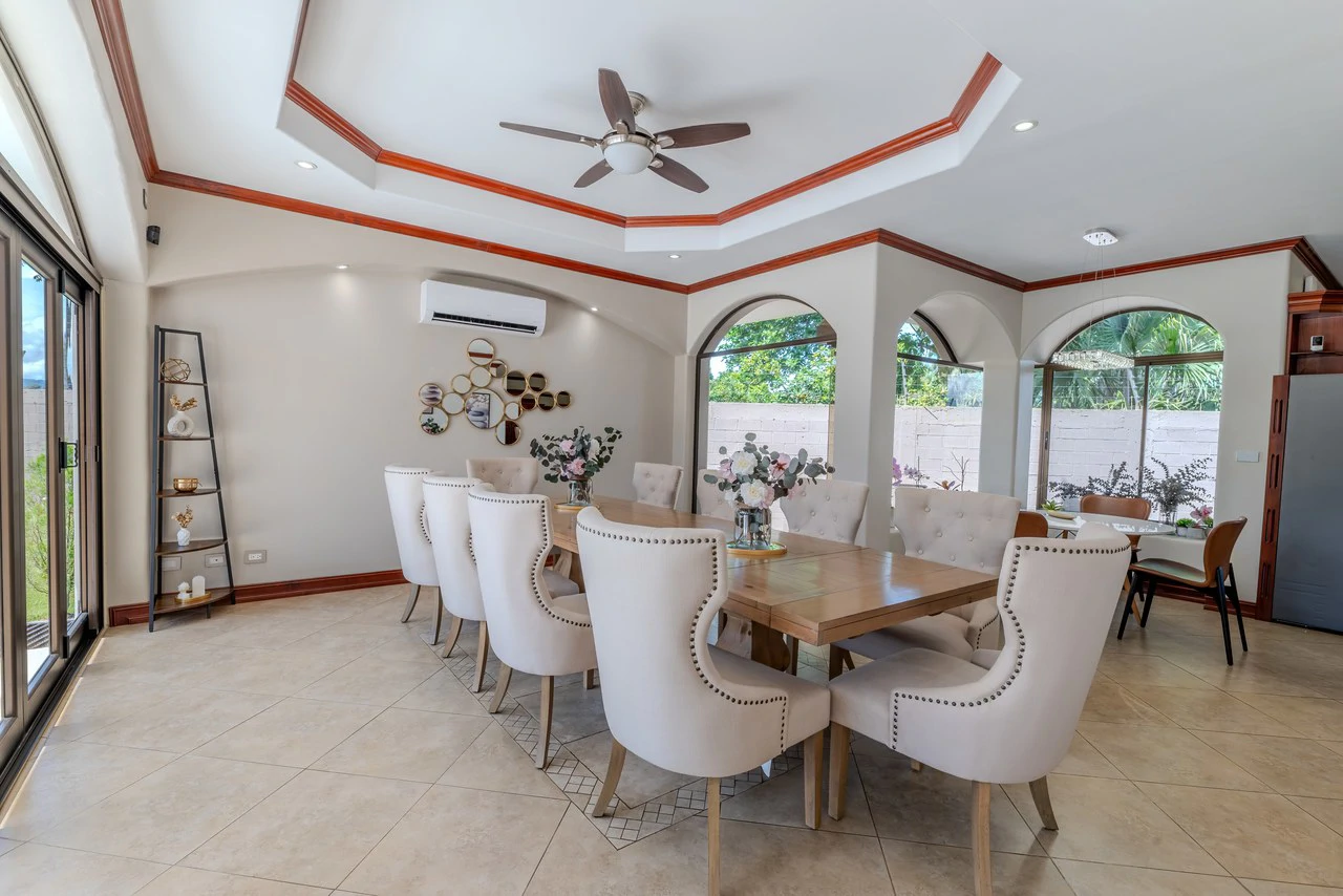Luxury Home with Pool, Bar Area & Resort-Level Amenities | 6 br, 4.5 ba in Perez Zeledon - Gallery image 8