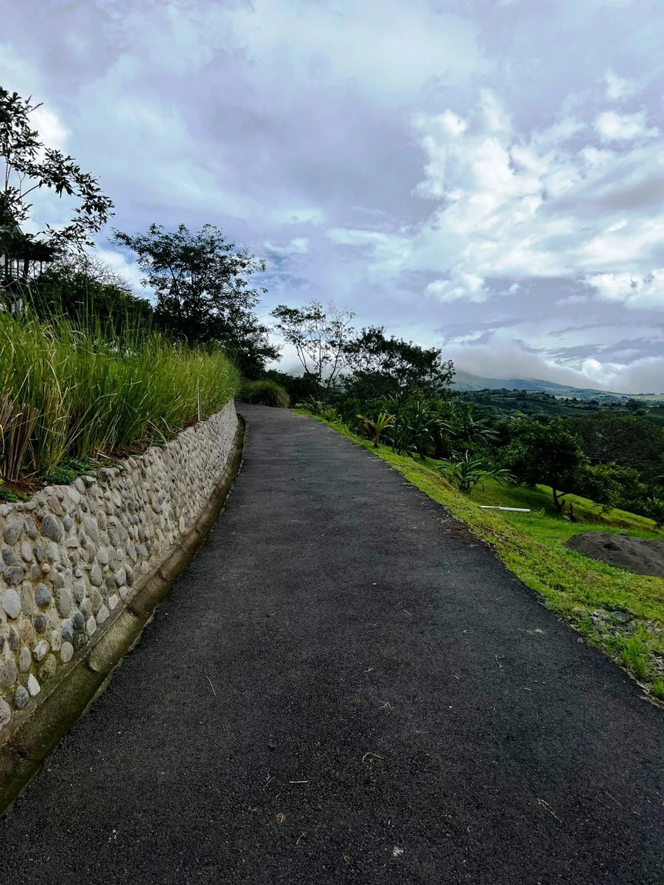 Hillside Wonder...: Premium City View Homesite Ready to build! - Gallery image 3