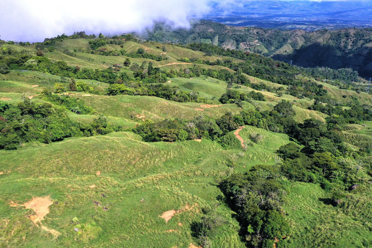 150 Acre Cattle Ranch with Panoramic Views Above the mountains of Uvita - Gallery image 23
