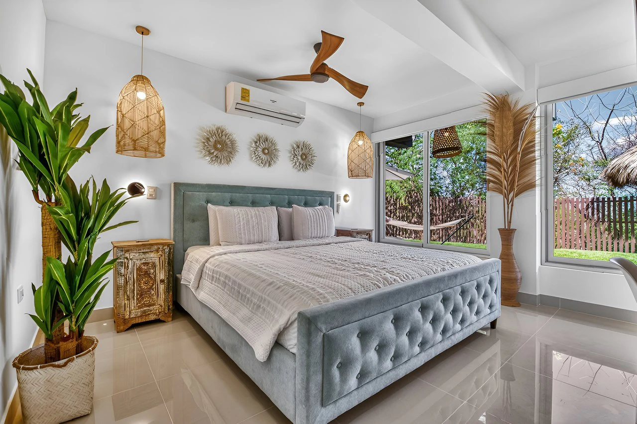 Casa Pochote: Artisan Luxury Villa in Tamarindo | Pool, Jacuzzi & Langosta Beach Club Membership Included - Gallery image 15