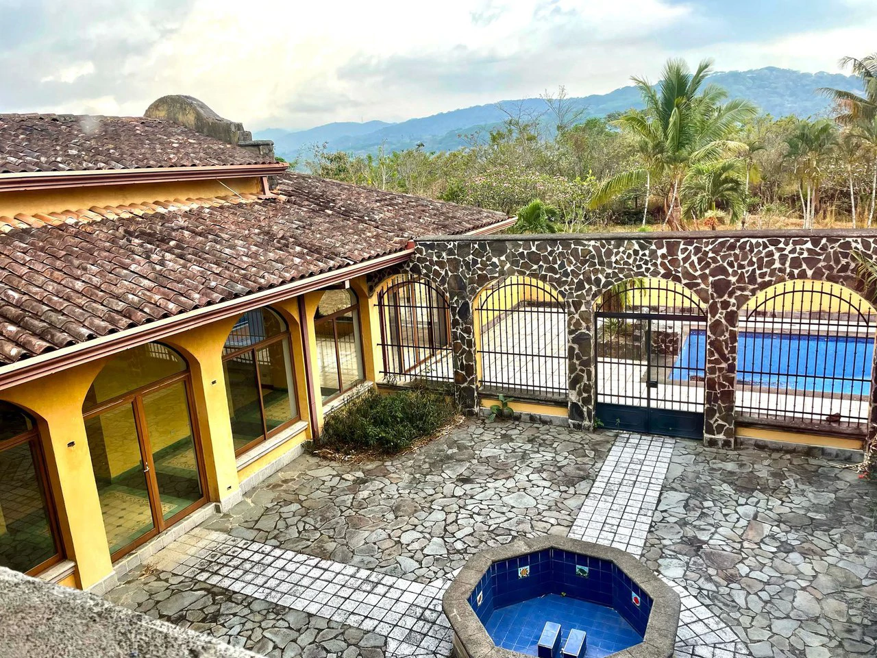 House for sale with pool in Hacienda los Reyes Alajuela Costa Rica - Gallery image 5