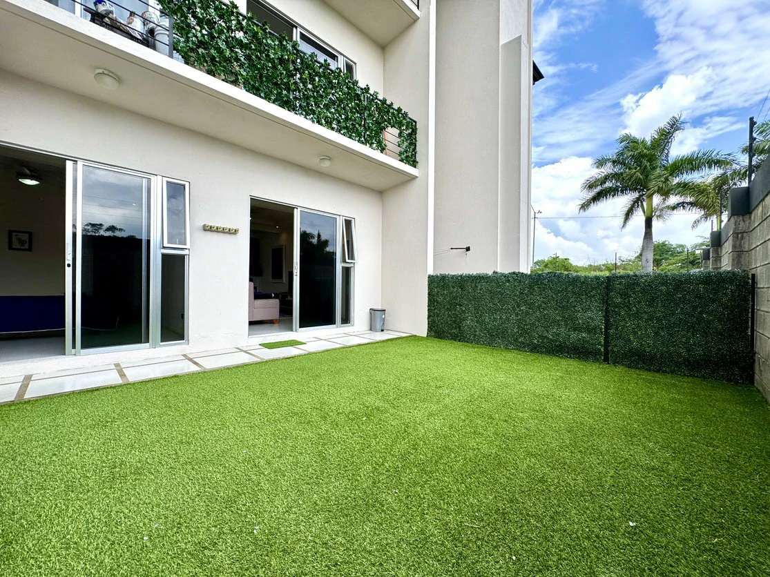 Condominio Loft Cariari: Loft Cariari Condominium – 2 Bedrooms with Private Patio