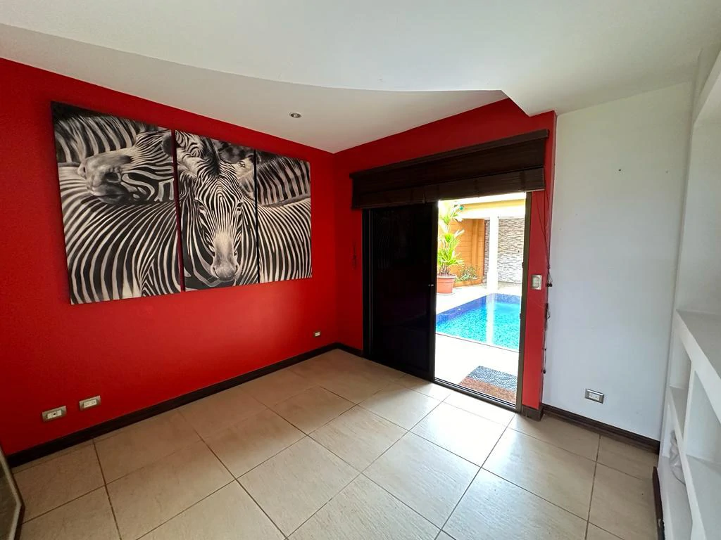 House For Sale in San Antonio - Gallery image 9