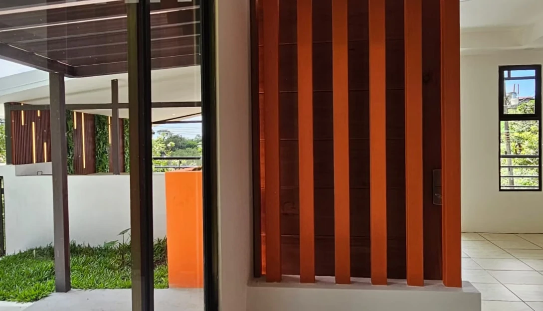 VILLA  AMANDA: Urban Style Home in Rural Setting - Gallery image 35