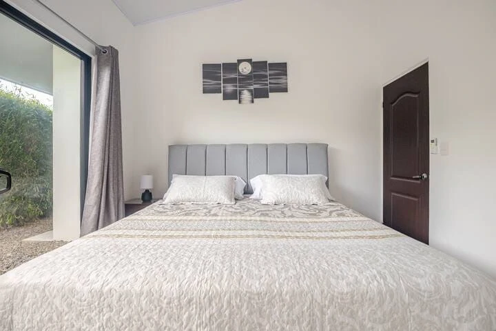 Butterfly Wings House 3 Bed 2 Bath Walking Distance To Town - Gallery image 19