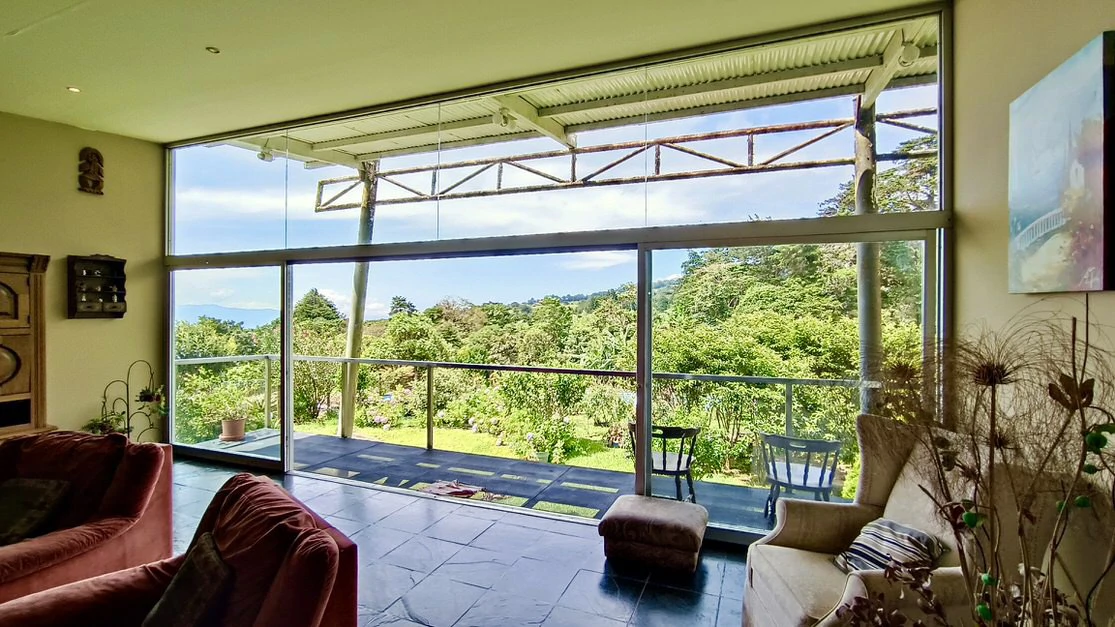 House for sale in Costa Rica: Unique Industrial style house for sale in San Isidro Heredia - Gallery image 10