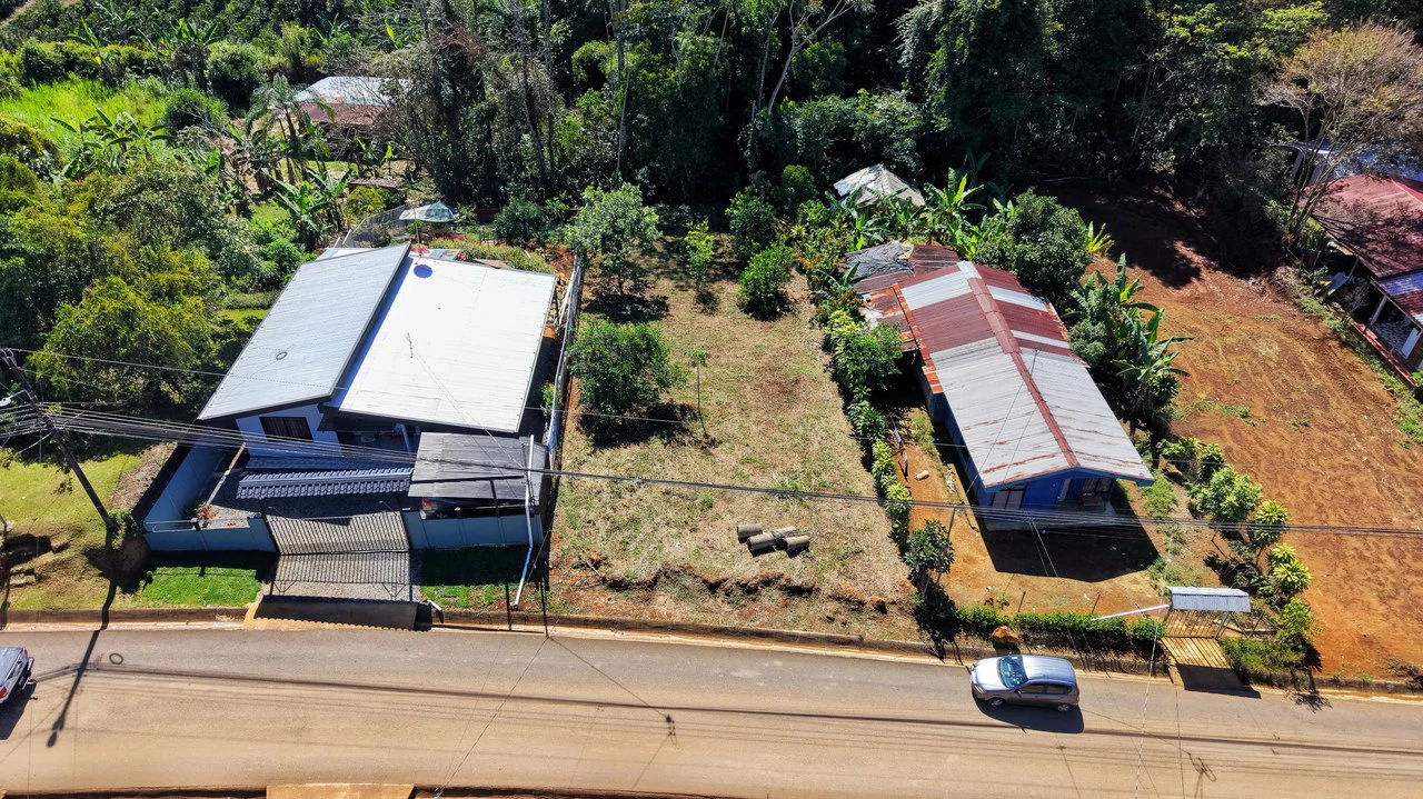 Countryside Home Construction Site For Sale in Santa Elena - Gallery image 7