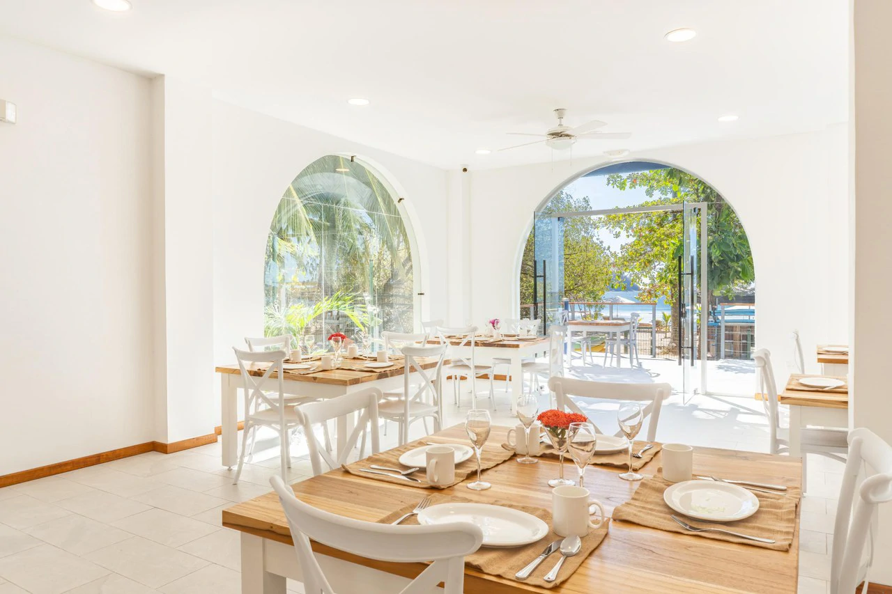 Beachfront Luxury Mixed Use Multi-Unit Residence - photo 17