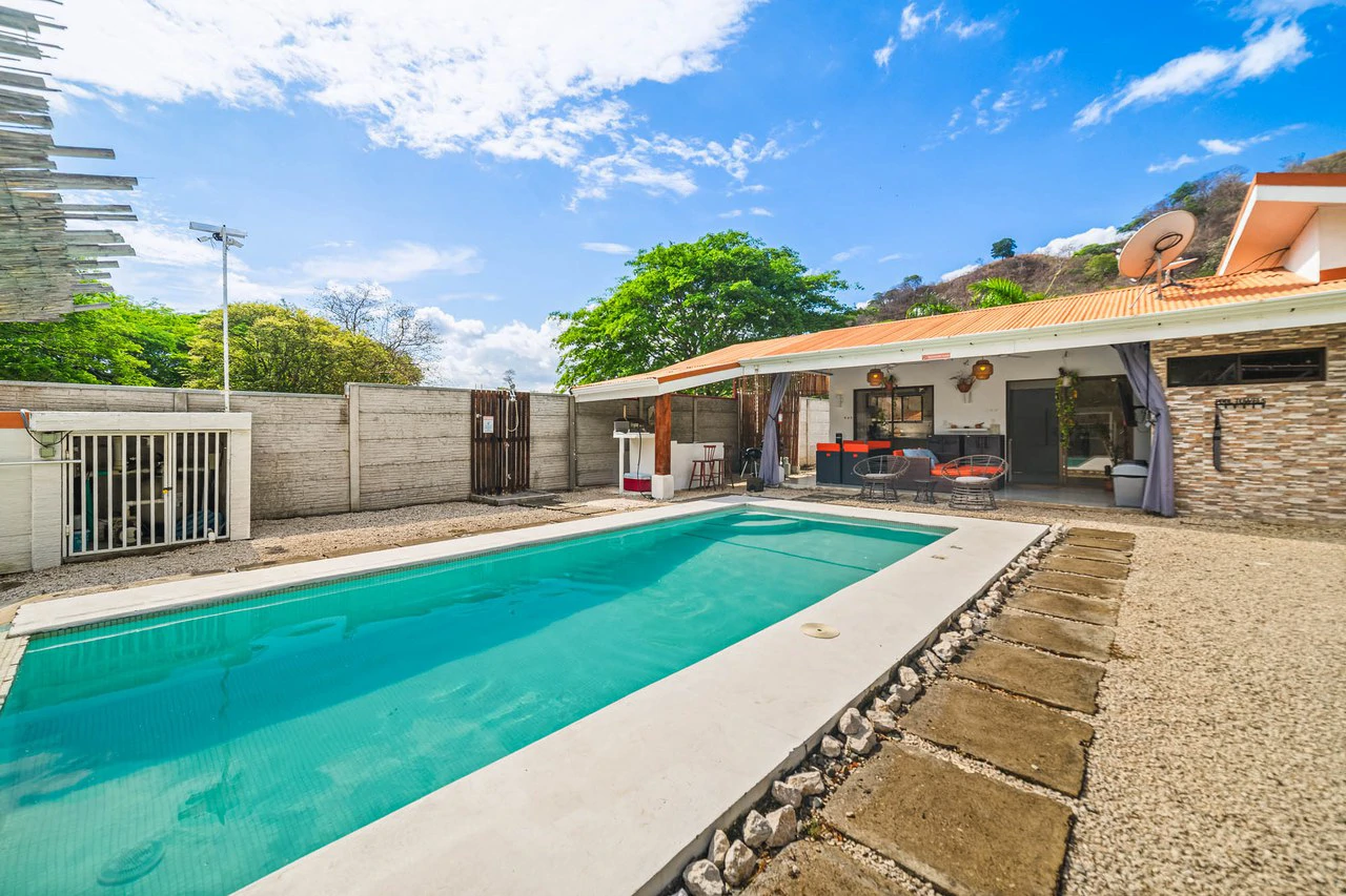 Casa Diria: Peaceful Turnkey 2BR Near Beaches - Gallery image 10