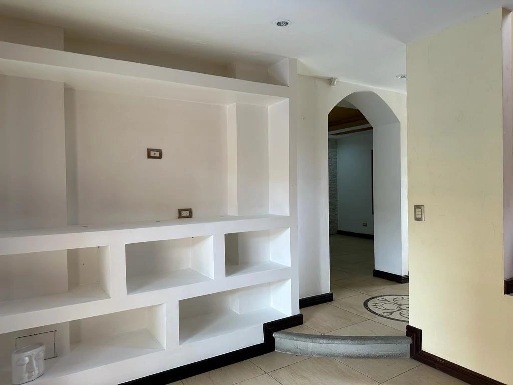 House For Sale in San Antonio - Gallery image 25
