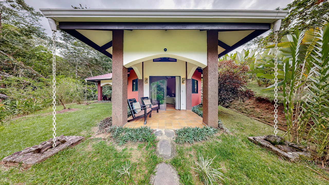 A TRANQUIL HAVEN: PRIME INVESTMENT OPPORTUNITY IN UVITA'S LUSH RIVER ENCLAVE: Mountain Hotel/Resort/Hostel For Sale in Uvita - Gallery image 37