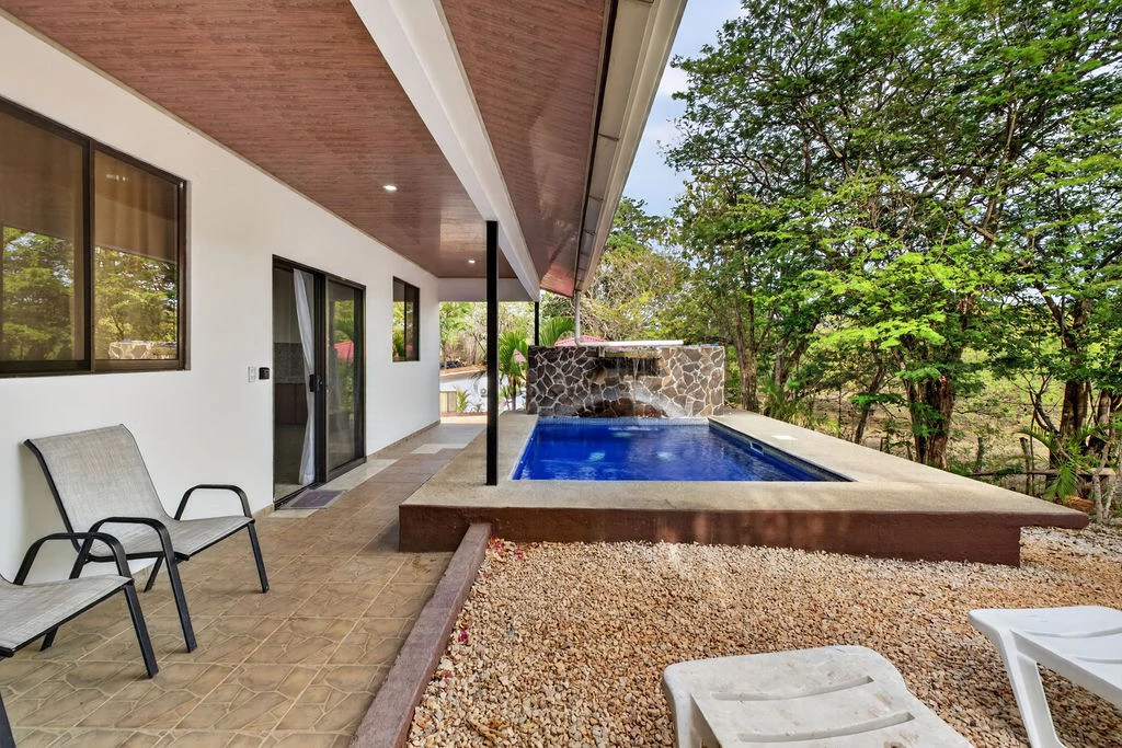 Villa Los Monos: High-Income 9-Unit Rental Property Near Playa Grande - Gallery image 44