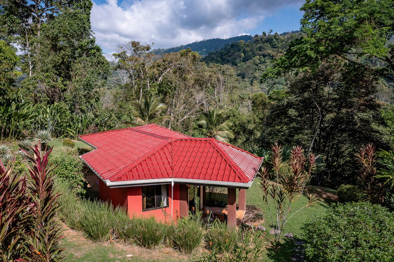 A TRANQUIL HAVEN: PRIME INVESTMENT OPPORTUNITY IN UVITA'S LUSH RIVER ENCLAVE: Mountain Hotel/Resort/Hostel For Sale in Uvita - Gallery image 53