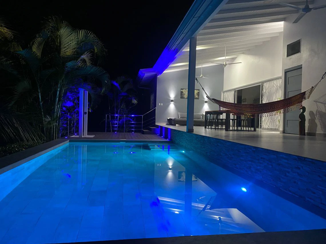 Casa Del Rio: Under Contract | Elegant Contemporary Tropical Home with Pool and Peaceful River Setting, Minutes from Sámara - Gallery image 9