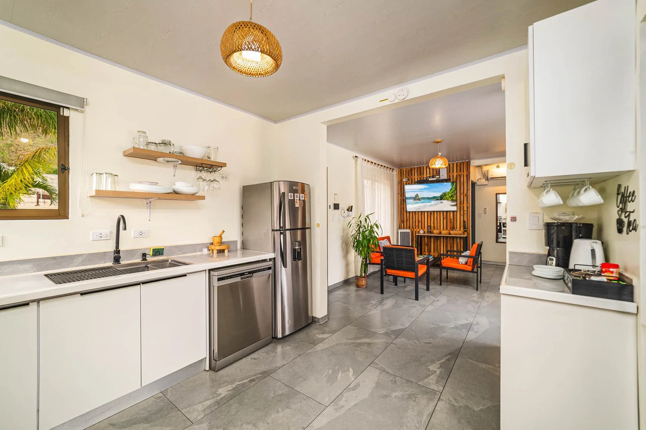 Casa Diria: Peaceful Turnkey 2BR Near Beaches - Gallery image 23