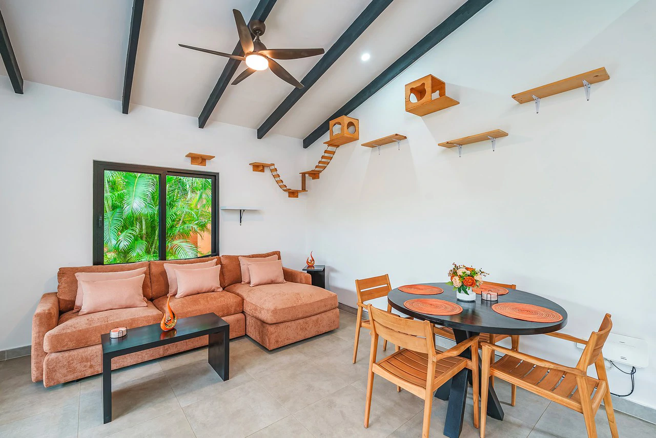 Iguana Villas #2: Perfectly Remodeled 2BR Villa at White Sand Beach - Gallery image 12