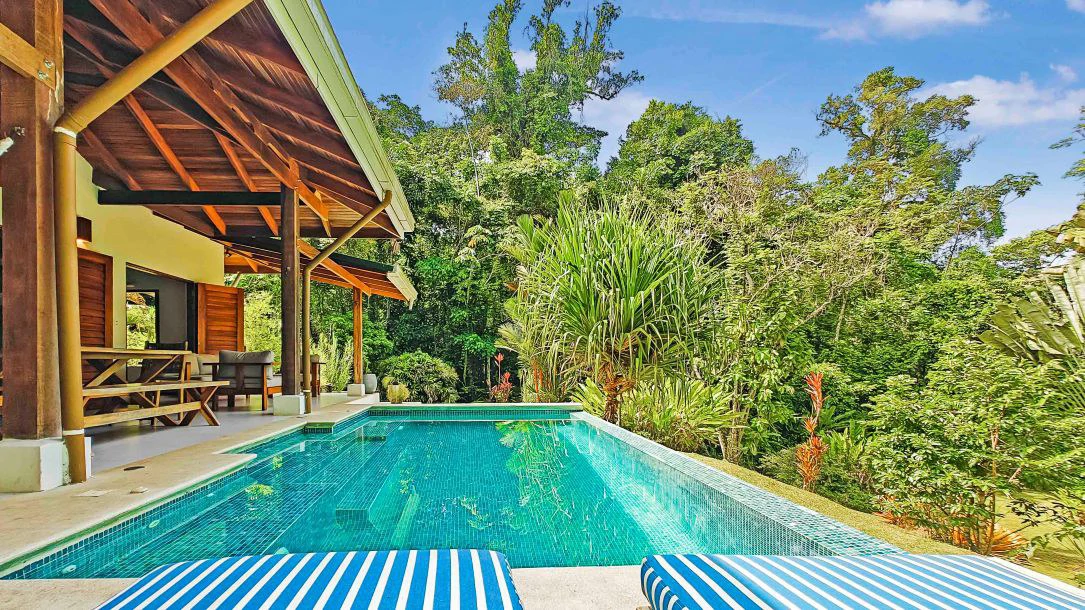 ID 498 - 3 Bd/3Ba w/Pool on 21,000m2 Lot, Punta Uva: Hilltop Estate with Expansive Outdoor Living, Infinity Pool, and Solar Power on 2.1 Hectares of Titled Land - Gallery image 30