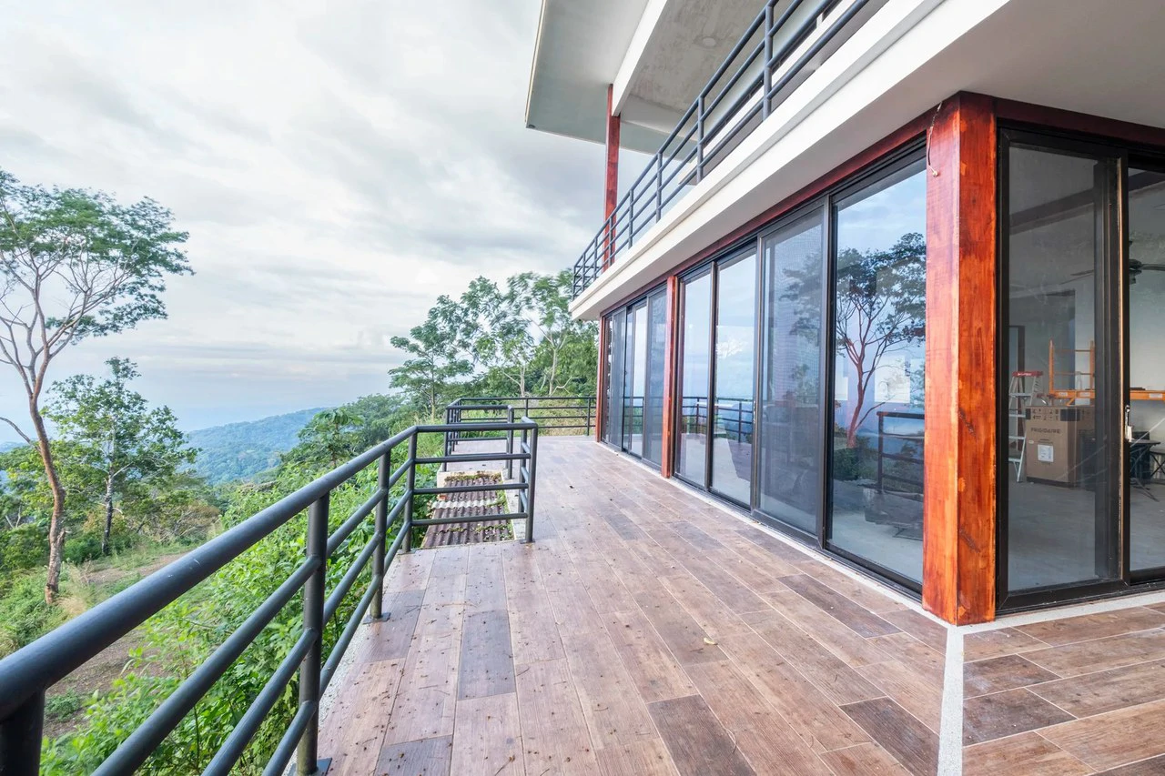 Luxury Modern Home on the hills above Tarcoles: Panoramic Ocean & Mountain Views - Gallery image 18