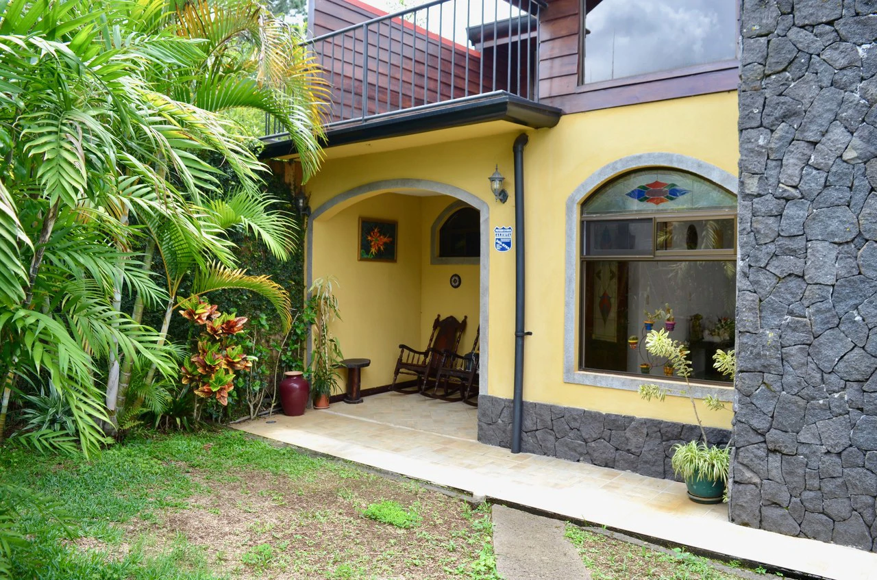 MOUNTAIN PROPERTY WITH VIEW AND 3 HOUSES - Gallery image 7