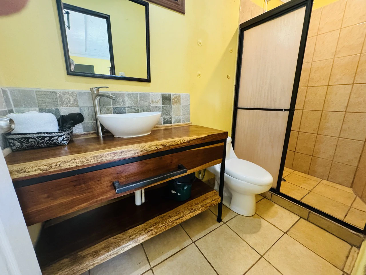 Downtown Uvita Commercial Room Rentals with Restaurant - Gallery image 19