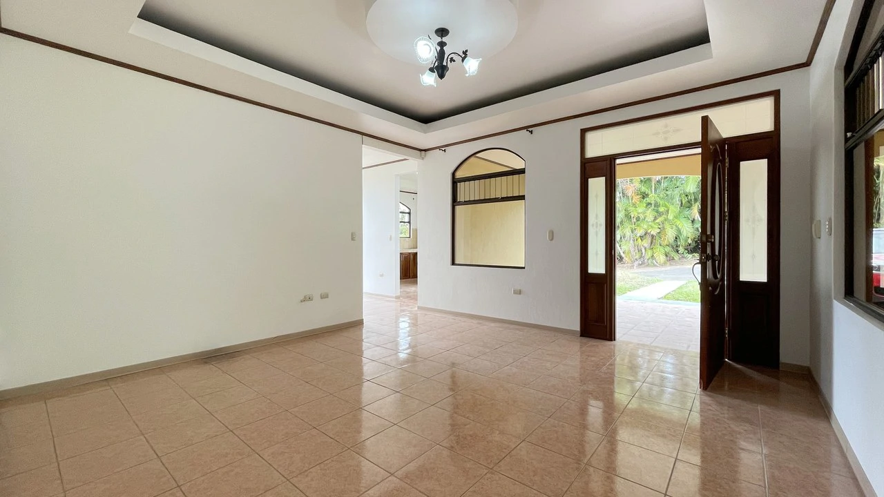 House for Sale in San Isidro, Grecia – 3,359 m² Lot with View - Gallery image 13