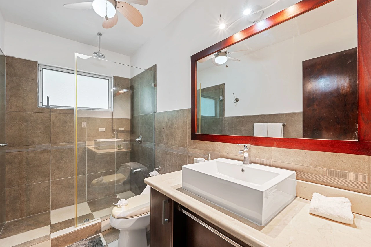 Casa Blanca 4: Stunning Condo with Quality Finishes, Terrace & Resort-Style Amenities - Gallery image 10