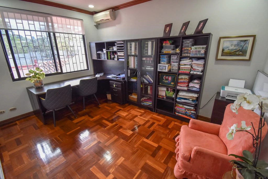 House For Sale in San Antonio - Gallery image 33