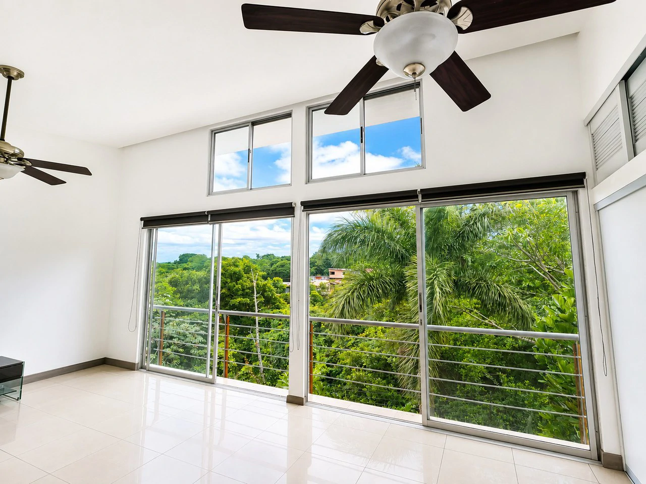 Modern 4 Bedroom House for Sale with Mountain Views in Brasil de Mora Ciudad Colón