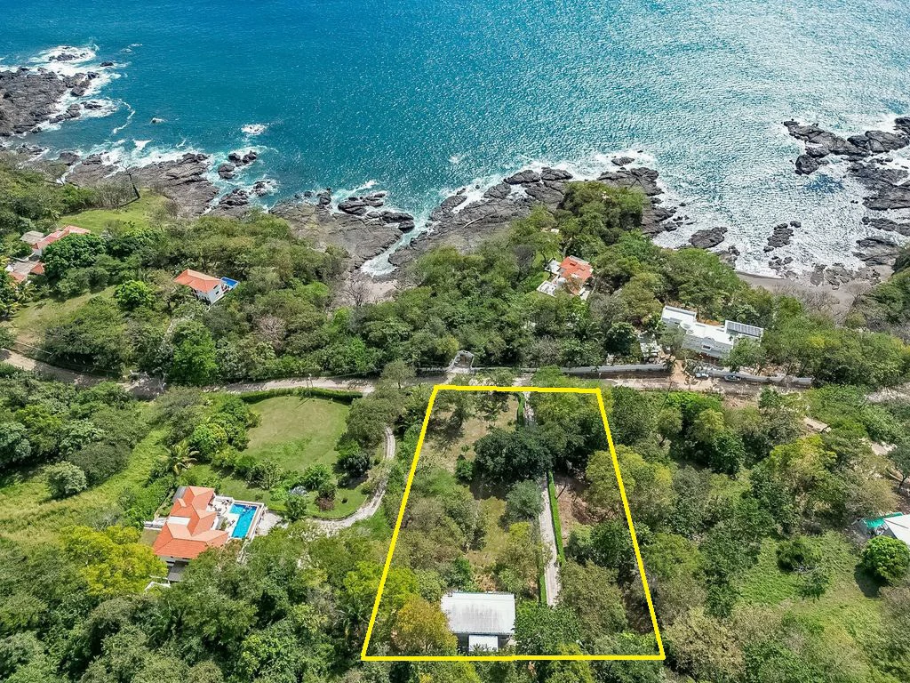 Casa Que Pasa: Exquisite Contemporary Hillside Home in a 1.6-acre Property Overlooking The Pacific Ocean - Enjoy Coastal Living in a Prime Location - Gallery image 3