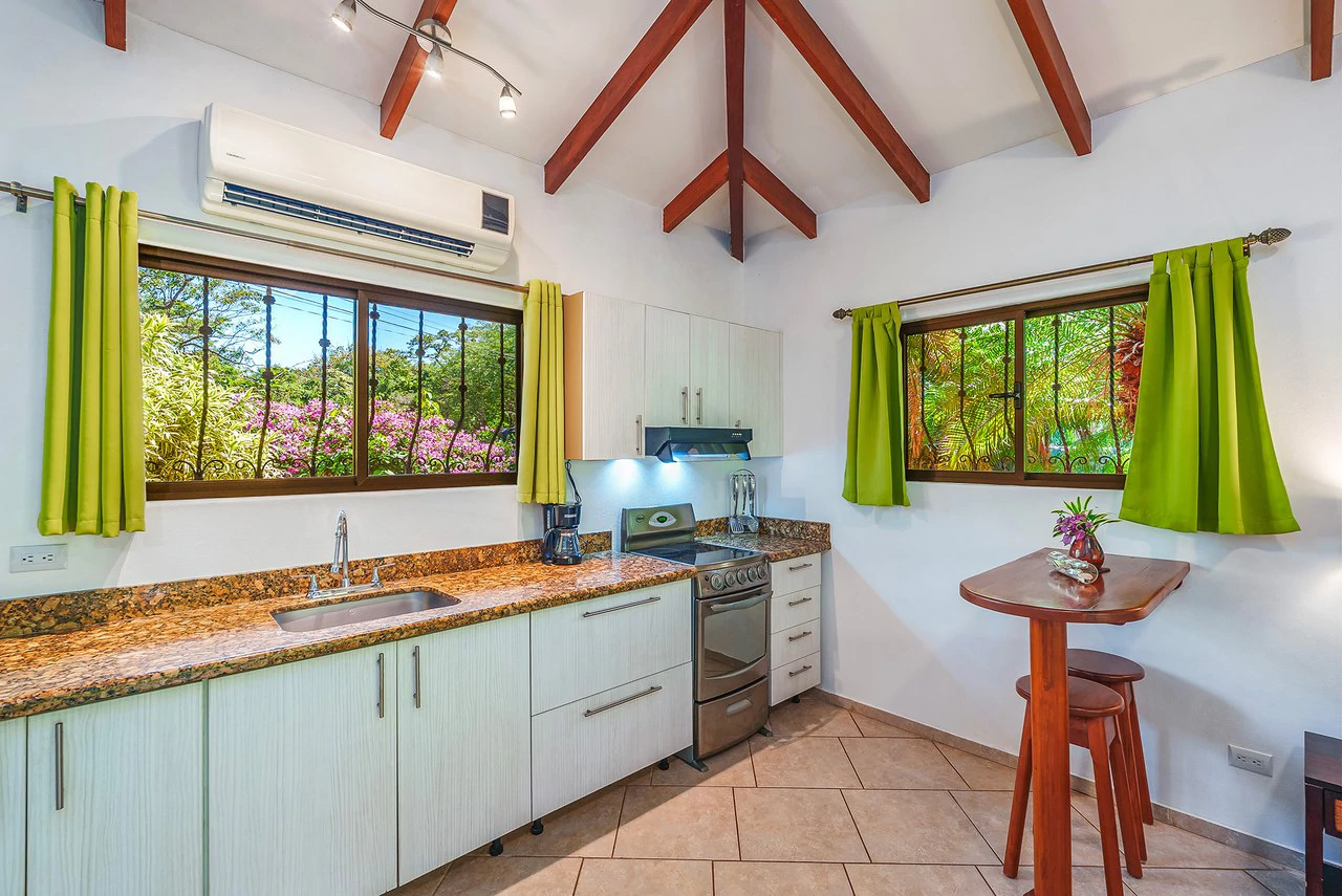 Paraiso Suizo: Turnkey Multi-Residence Compound Near Playa Negra - Gallery image 26