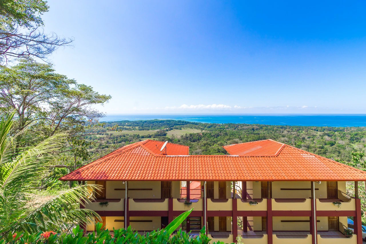Popular 20-room Boutique hotel /retreat. Stunning ocean views - Gallery image 10