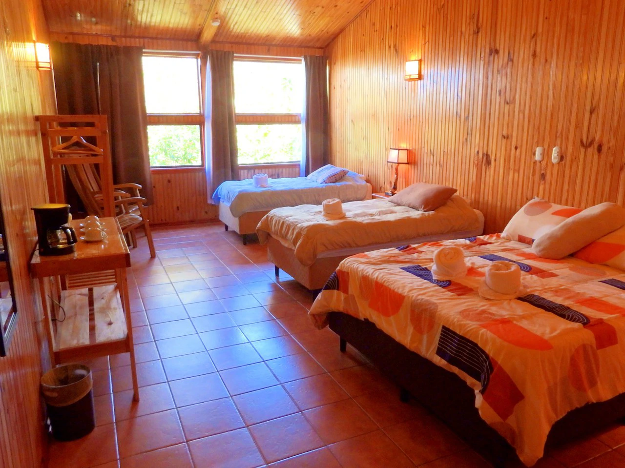 Unique Hotel in Monteverde. Cerro Plano.: Established 11-Room Hotel with Apartments in Monteverde – Prime Location & Proven Track Record - Gallery image 4