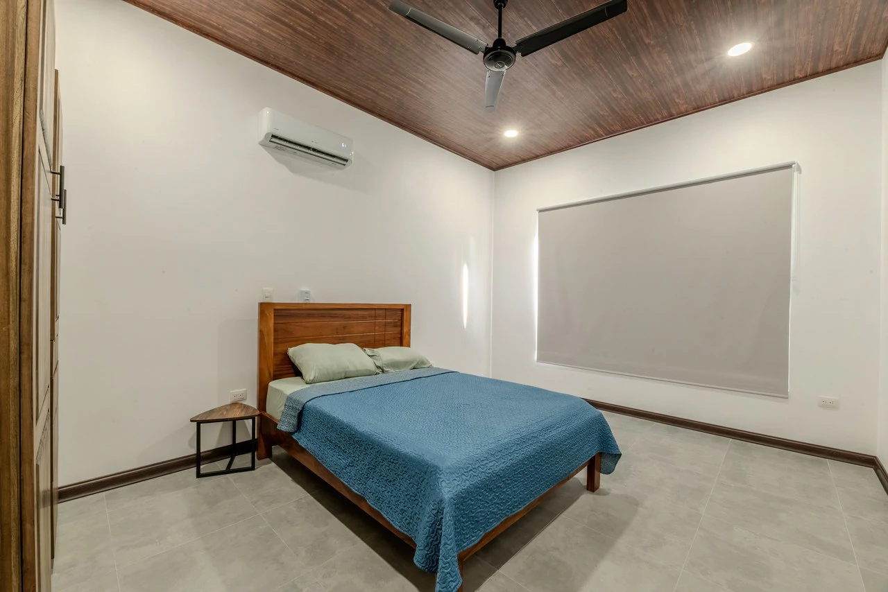 Brand New 3 Br, 2.5 Ba | Swimming Pool, High Ceilings - Gallery image 17