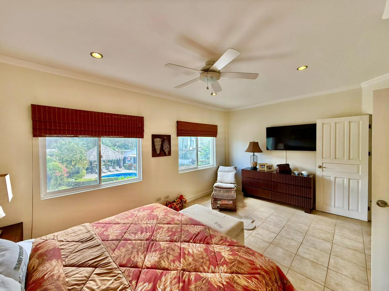 Home in Gated Community Las Nubes - Gallery image 11