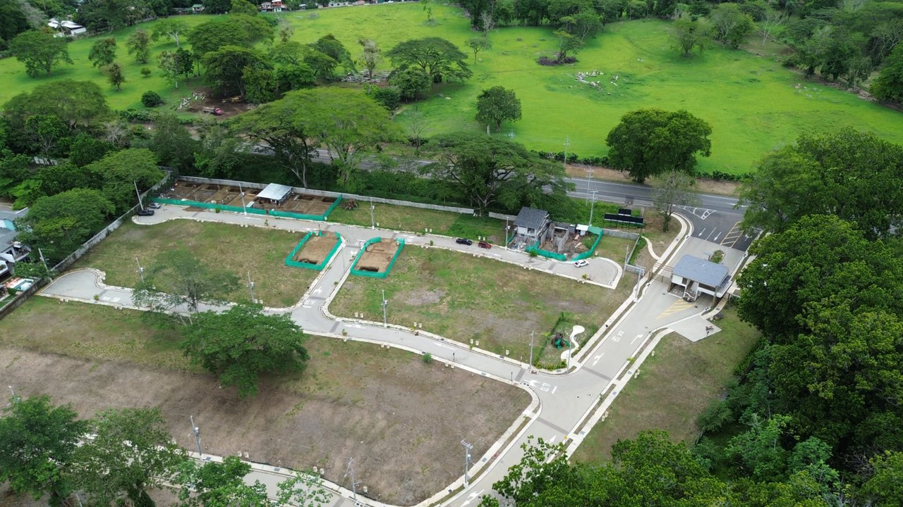 Lot in gated community near the beach, Jaco costa Rica:    154 m² Lot for Sale in Casa Praia Condominium, La Laguna Development, Just 5 Minutes from Jacó Beach, Puntarenas, Costa Rica   ️ - Gallery image 9
