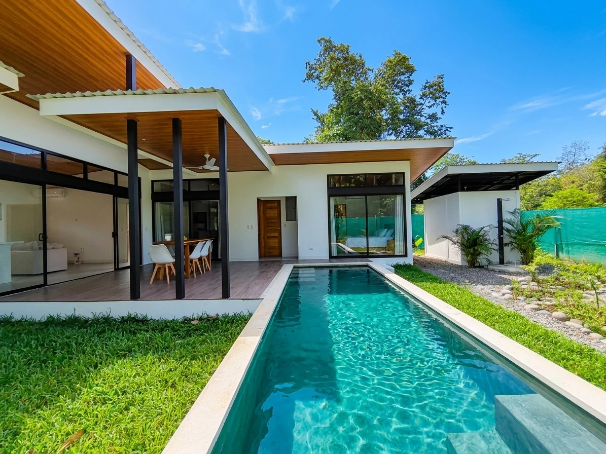 ID 4205: Modern Three-Bedroom Villa with Private Pool – Playa Negra, Puerto Viejo, Costa Rica