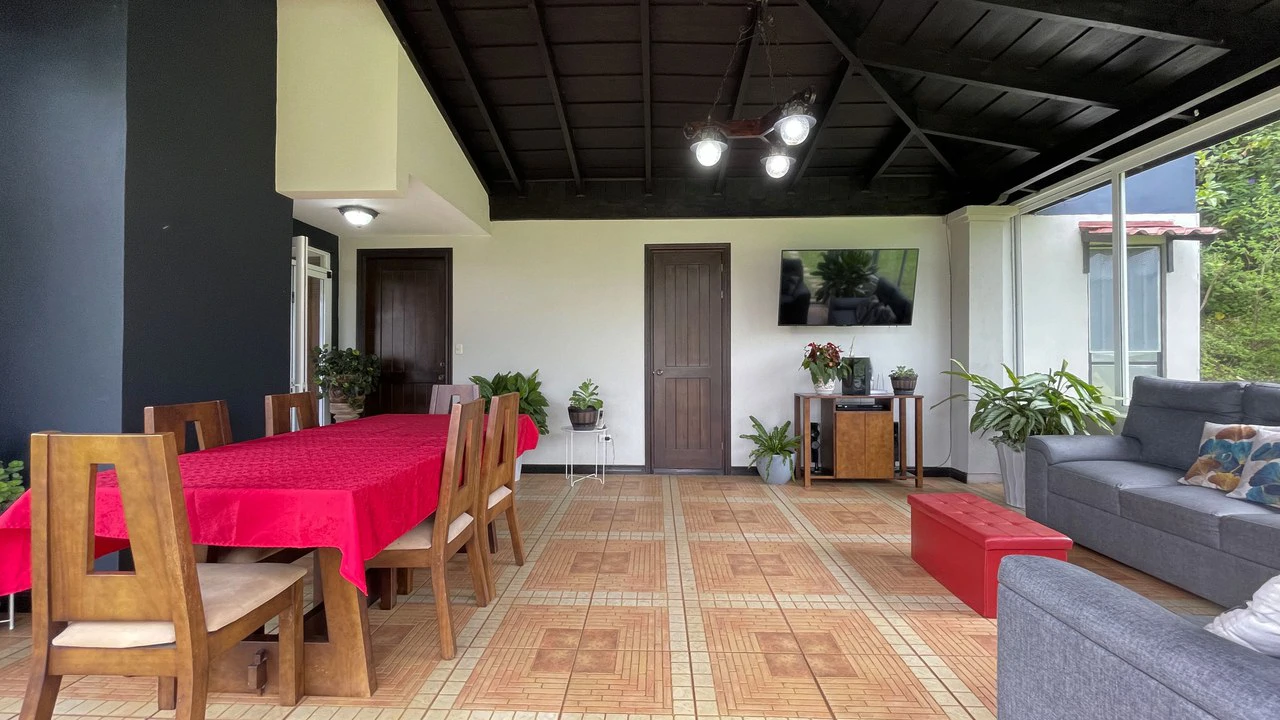 House for sale with large lots Grecia- San Isidro - Gallery image 17