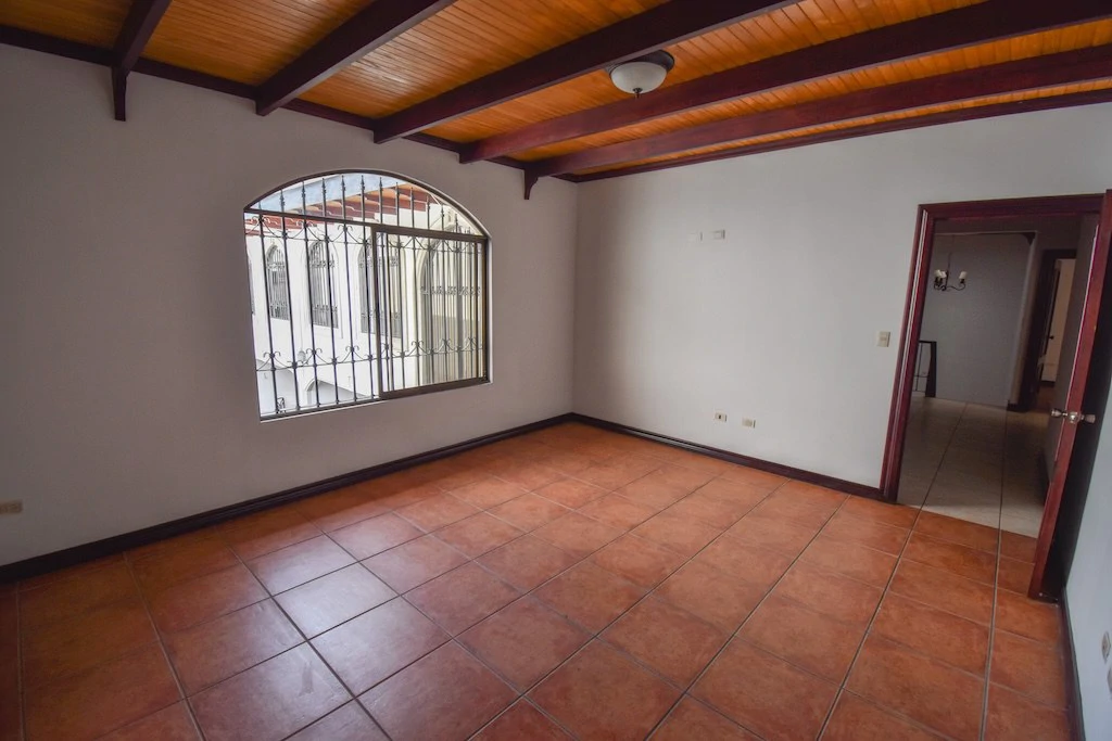 Excelente Oportunidad Propiedad con 2 casas en Trejos Montealegre: House For Sale in Trejos Montealegre - Gallery image 29