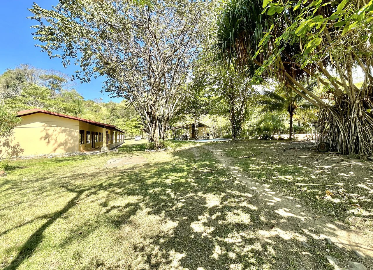5 cabins and 2 bedrooms house with 2 pools - Multiplex for Sale in Tarcoles, Puntarenas Costa Rica - Gallery image 19