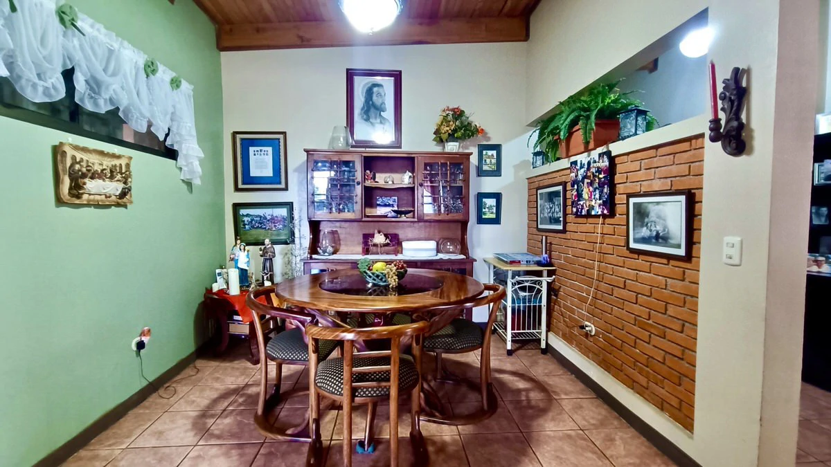 Property for sale with the 3 houses in San Rafael - Gallery image 14