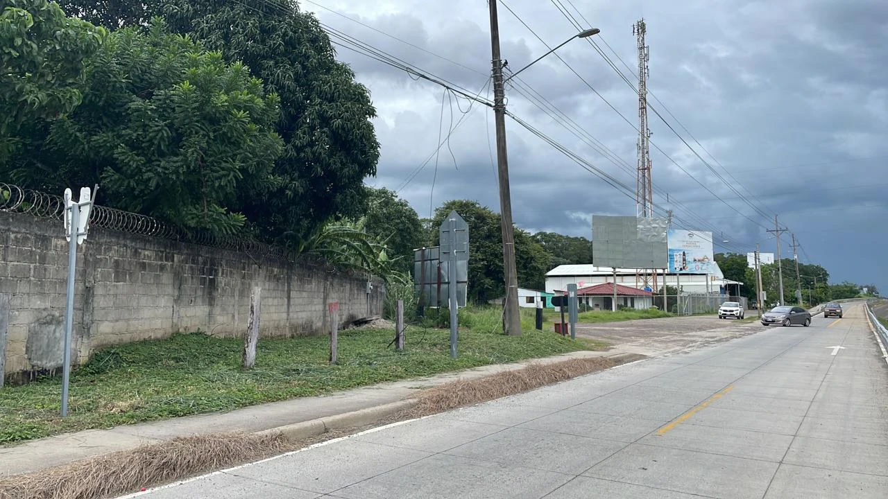 Commercial property for sale in Liberia center in front of the Mall on the main Inter american highway # 1 - Gallery image 10