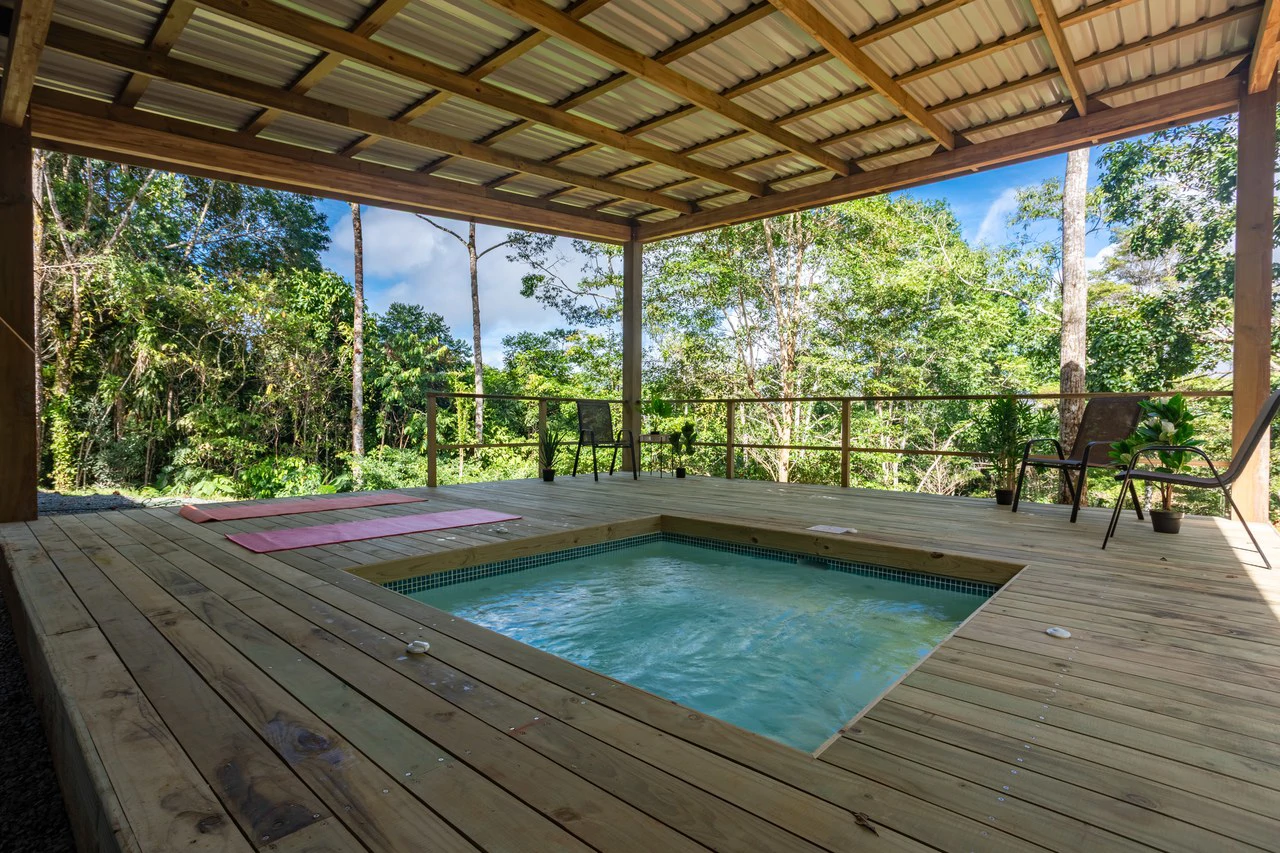 Home with Additional Building Areas and Creek on 3.5 Acres - Gallery image 8