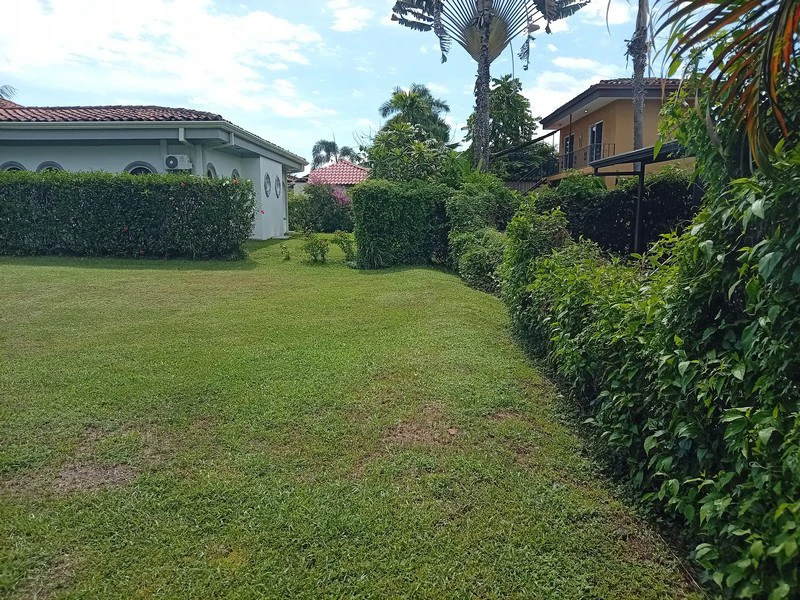 Fantastic Lot in Costa del Sol: At the end of the street, walking distance to the beach! - photo 5