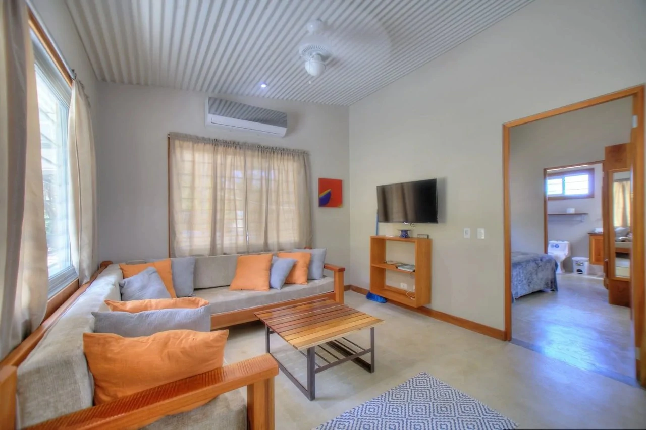 0.2 ACRES – 3 Bedroom Home With Pool Walking Distance To Beach And Surf Breaks, Surfer’s Dream!!!: Near the Coast House For Sale in Playa Pavones - Gallery image 6